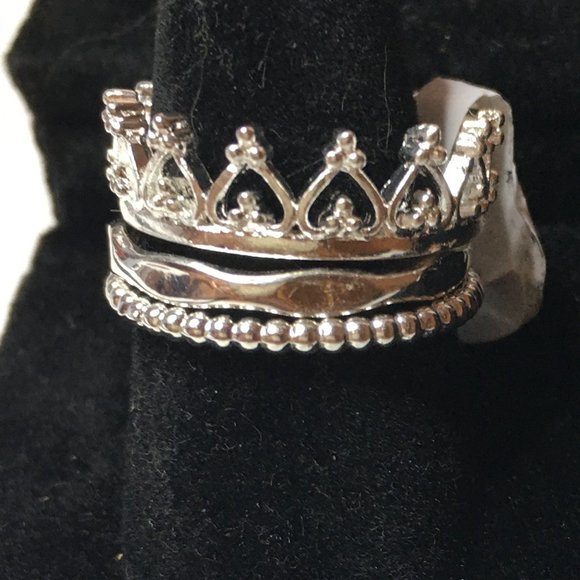 ring - Picture 2 of 6